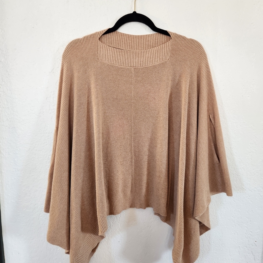 J.McLaughlin Tan Knit Cropped Poncho OS Cottagecore Preppy Travel